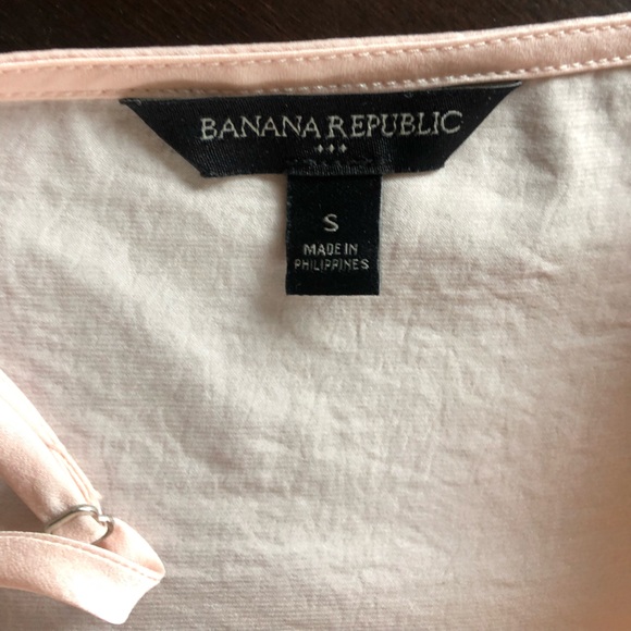 Banana Republic silky camisole with buttons - Picture 2 of 4